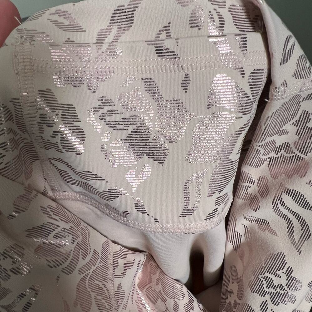 Fabletics Oasis PureLuxe High-Waisted 7/8 Leggings | Pink Floral Foil Design XXS - Picture 6 of 12